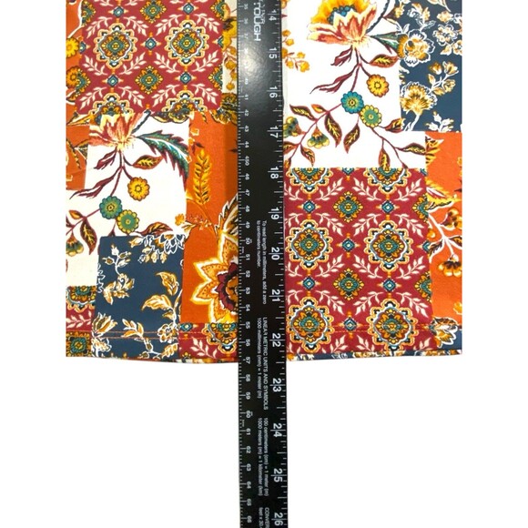 Above & Beyond Women’s M Patchwork Floral 3/4 Sleeve V-Neck Top Grommet Detail - Picture 6 of 11